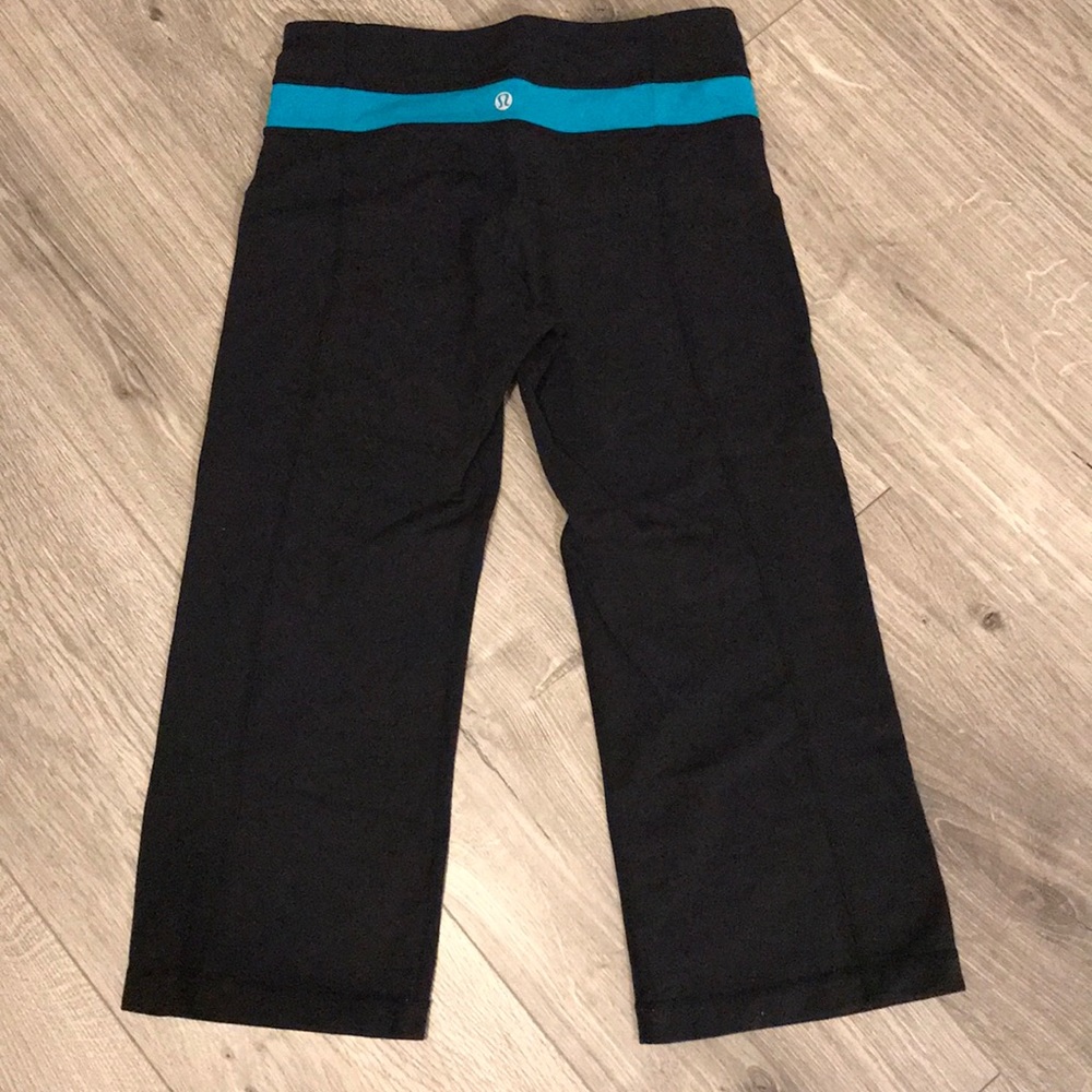 Lululemon yoga pants size 4